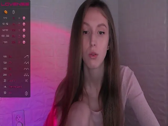 Live sex webcam photo for CandyLilly_ #273524902