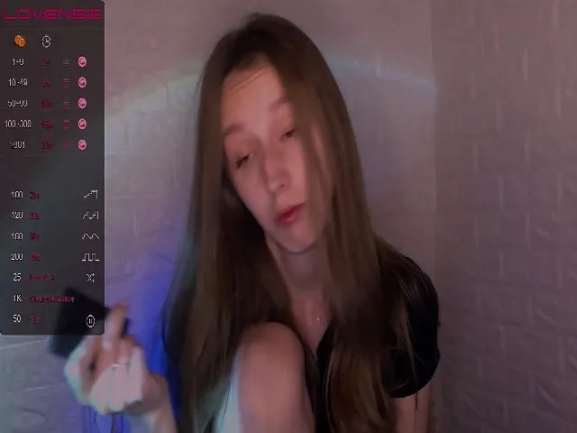 Live sex webcam photo for CandyLilly_ #273552371