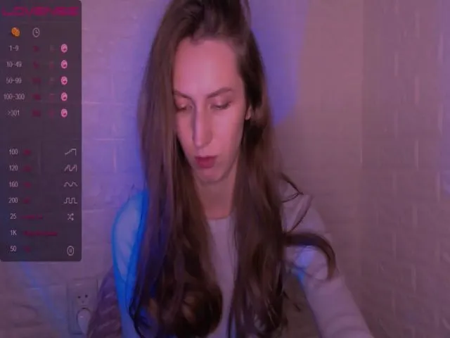 Live sex webcam photo for CandyLilly_ #273581825