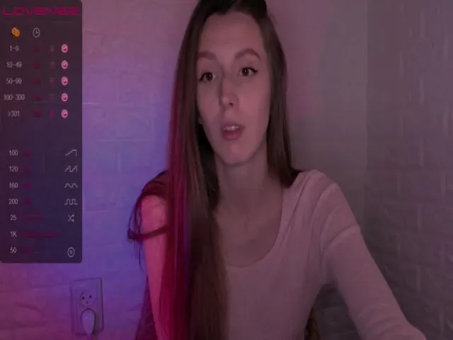 Live sex webcam photo for CandyLilly_ #273592360