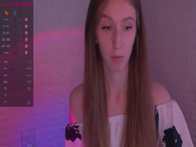 Live sex webcam photo for CandyLilly_ #273739468