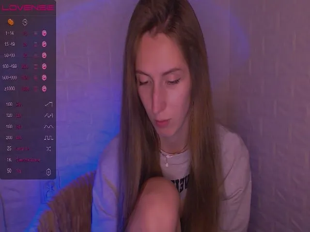 Live sex webcam photo for CandyLilly_ #273776074