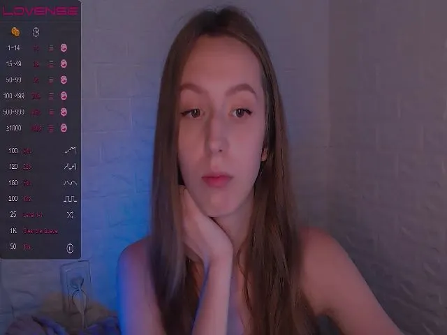 Live sex webcam photo for CandyLilly_ #273948686