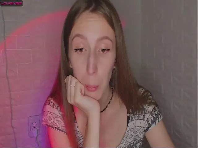 Live sex webcam photo for CandyLilly_ #274129212