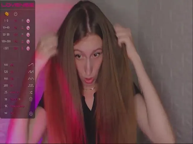 Live sex webcam photo for CandyLilly_ #274140353