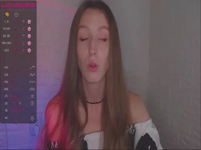 Live sex webcam photo for CandyLilly_ #274165966