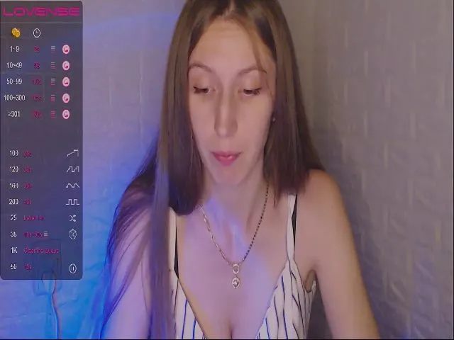 Live sex webcam photo for CandyLilly_ #274201483