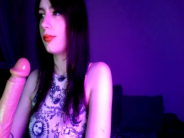 Live sex webcam photo for CandyWWet #271948788