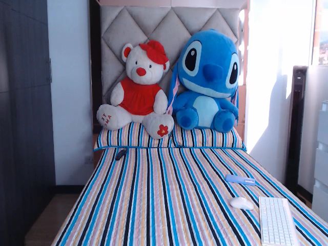 Live sex webcam photo for Candy_sam28 #272231775