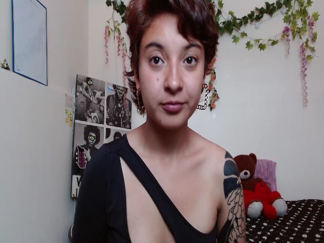 Live sex webcam photo for Canelaa_ #272737639