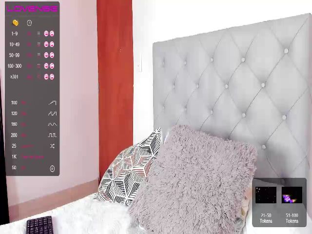 Live sex webcam photo for CaraCumings69 #272468172