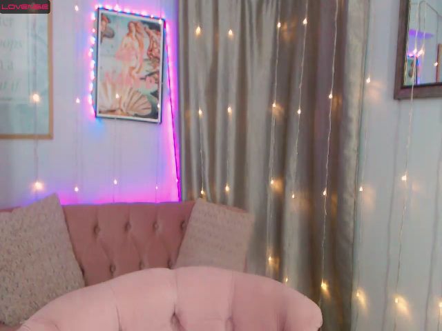 Live sex webcam photo for CaraD_ #274146540