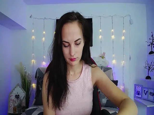 Live sex webcam photo for CaraD_ #274565755