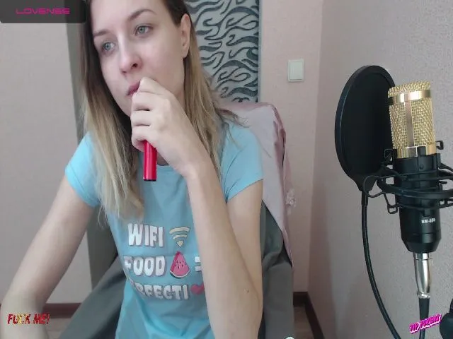 Live sex webcam photo for Cara_XXX #272432317