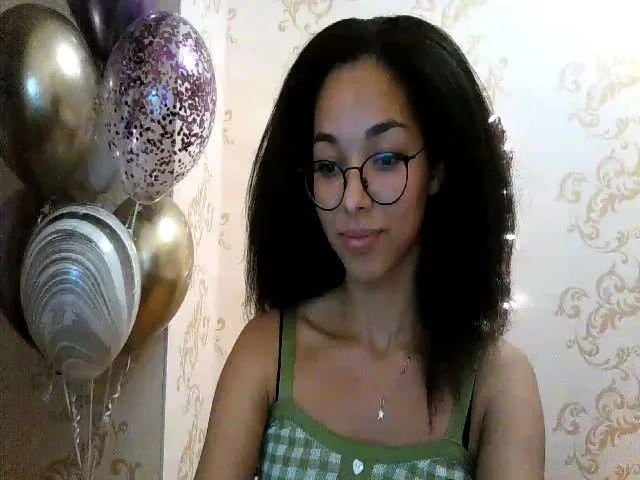 Live sex webcam photo for Carmel_Dee #271567443