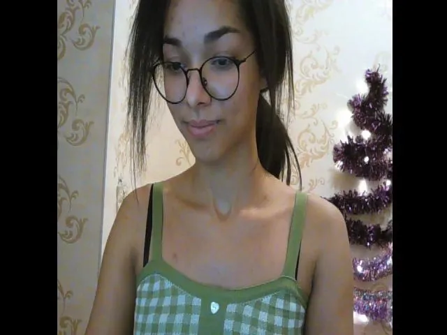 Live sex webcam photo for Carmel_Dee #272148451