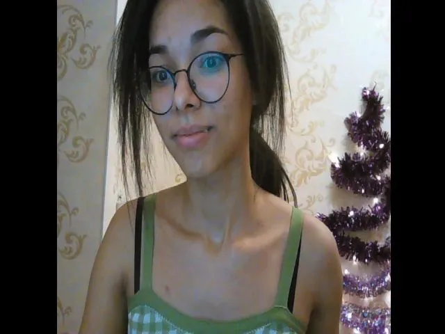 Live sex webcam photo for Carmel_Dee #272150570