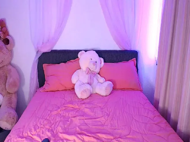 Live sex webcam photo for CarolSoto #273044816