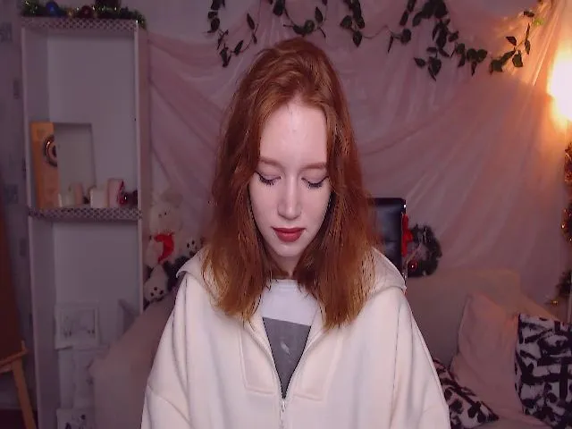 Live sex webcam photo for CarolineArt #271981468