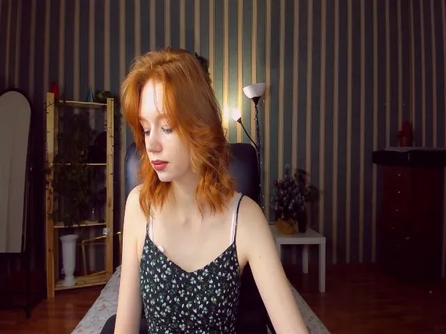 Live sex webcam photo for CarolineArt #271996113