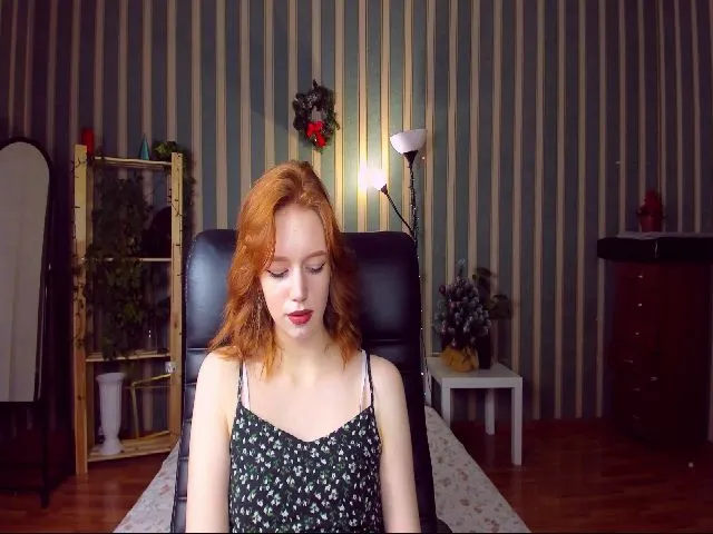 Live sex webcam photo for CarolineArt #271997661