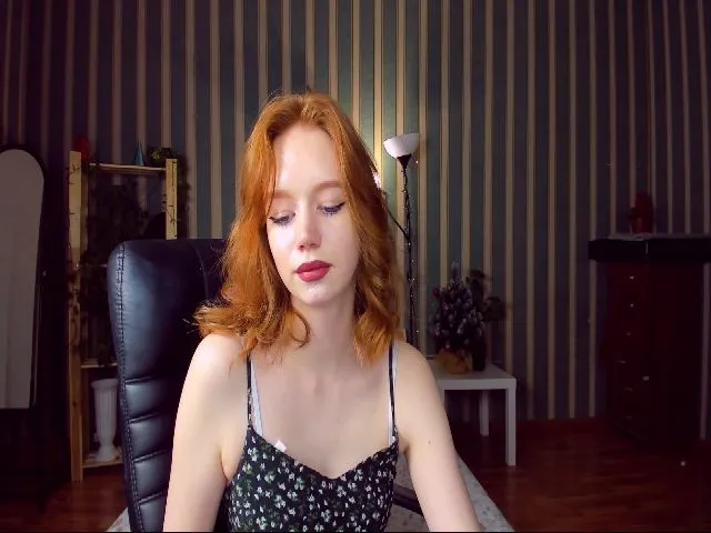 Live sex webcam photo for CarolineArt #271998078