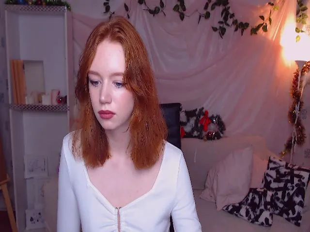 Live sex webcam photo for CarolineArt #272070004