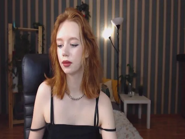 Live sex webcam photo for CarolineArt #272148180