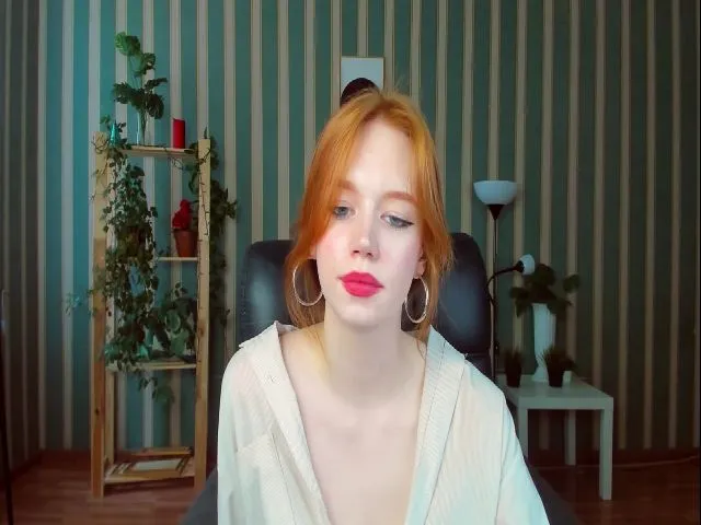 Live sex webcam photo for CarolineArt #273358589