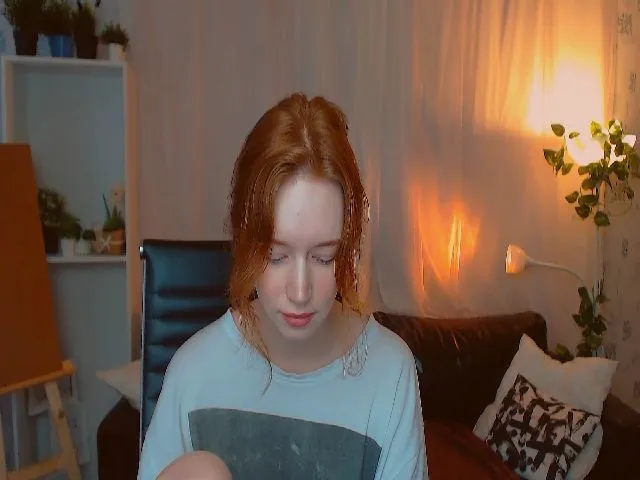 Live sex webcam photo for CarolineArt #273382814