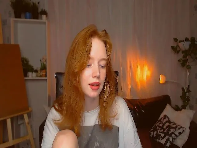 Live sex webcam photo for CarolineArt #273385308