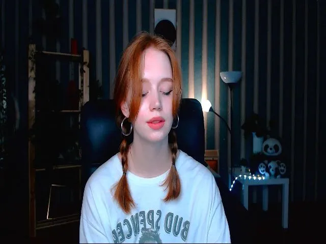 Live sex webcam photo for CarolineArt #273530590