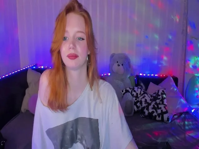 Live sex webcam photo for CarolineArt #273806859