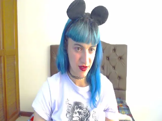 Live sex webcam photo for Carolinforbes #271887207