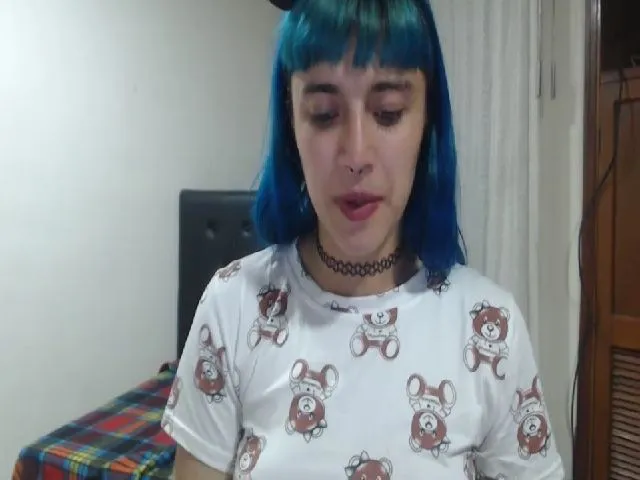 Live sex webcam photo for Carolinforbes #271903281
