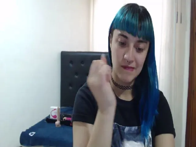 Live sex webcam photo for Carolinforbes #271984365