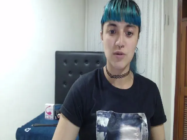 Live sex webcam photo for Carolinforbes #271987635
