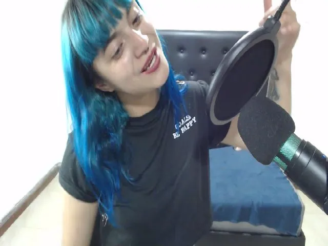 Live sex webcam photo for Carolinforbes #272075848