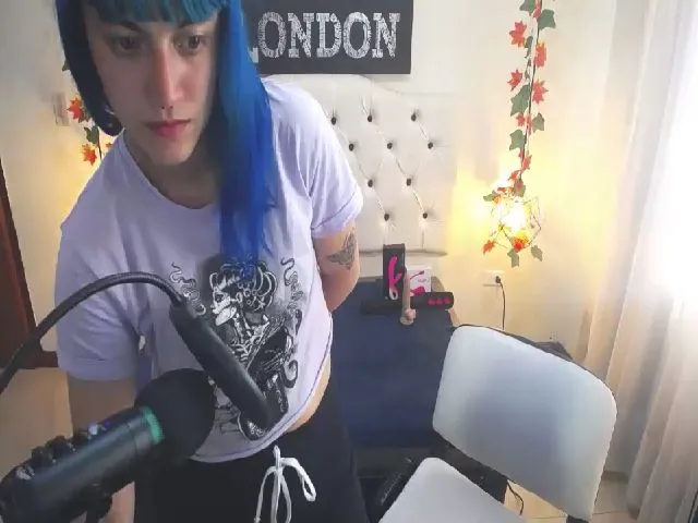 Live sex webcam photo for Carolinforbes #272114680
