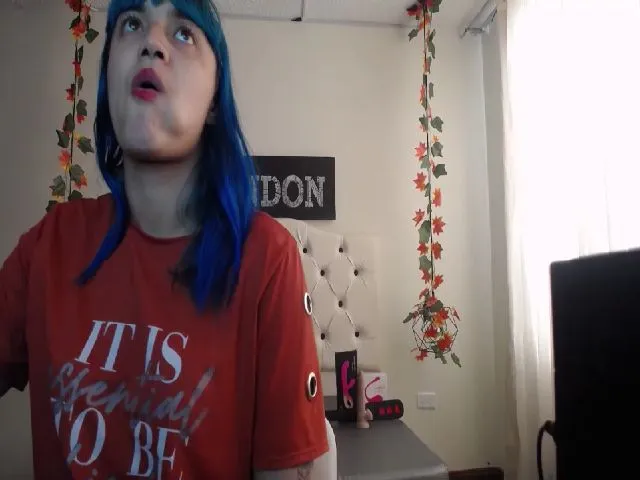 Live sex webcam photo for Carolinforbes #272165880