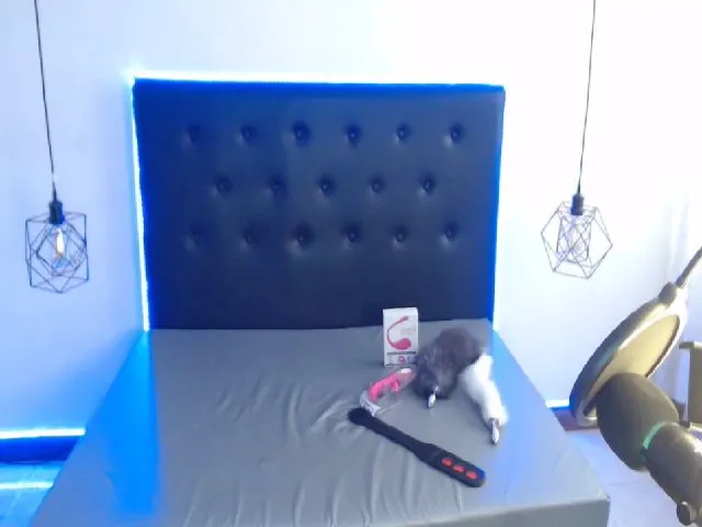 Live sex webcam photo for Carolinforbes #272344739