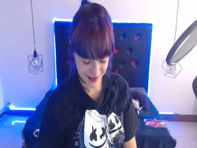 Live sex webcam photo for Carolinforbes #272440719