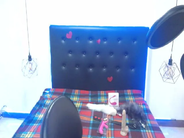Live sex webcam photo for Carolinforbes #272478163