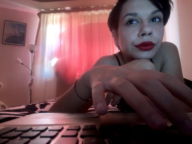 Live sex webcam photo for Carolinschi #273392868