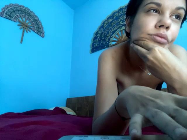Live sex webcam photo for Carolinschi #273589134