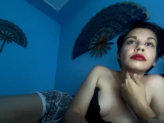 Live sex webcam photo for Carolinschi #273741305