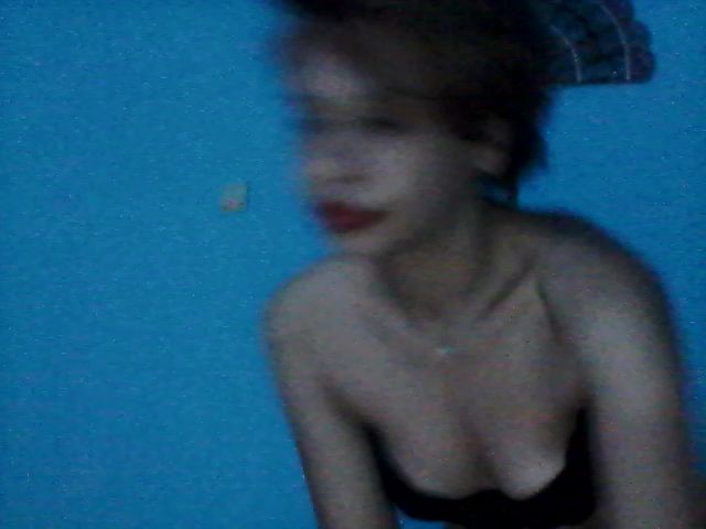 Live sex webcam photo for Carolinschi #273822960