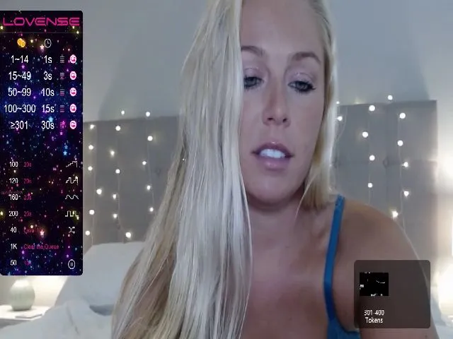 Live sex webcam photo for CassieCarson #273075523