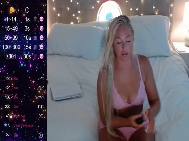 Live sex webcam photo for CassieCarson #273178502