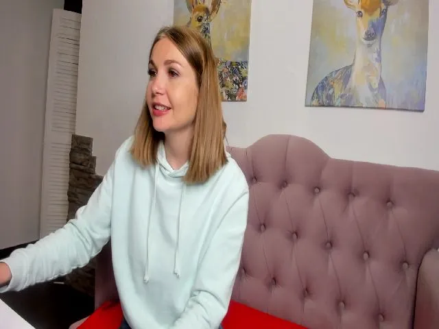 Live sex webcam photo for CassieMilrose #273650991